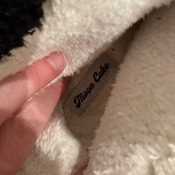 Cow Slippers - Picture 2 of 2